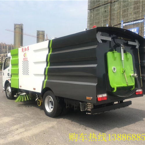 5噸大型馬路清掃車與防撞緩沖車 城市道路維護的雙重保障