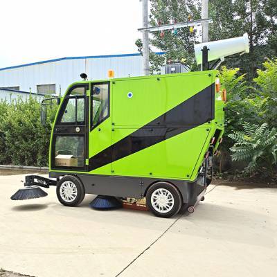 城市美容師的新裝備 環衛清潔工與多功能掃路車